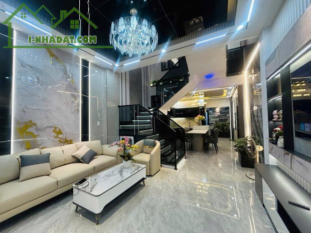 Bán nhà 4 ngủ, 3WC, 48m2 tại Bạch Mai, 7,89 tỷ, mặt tiền 4.5m, pháp lý đầy đủ