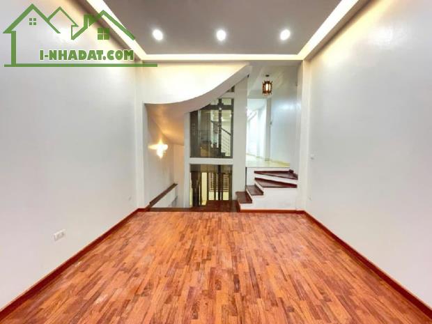 HIẾM NHÀ BÁN NGUYỄN ĐÌNH CHIỂU, Ở LUÔN, THANG MÁY, VIEW HỒ, 45M2 GIÁ CHỈ 12 TỶ - 1