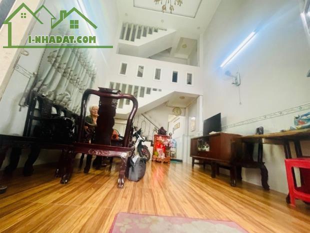 Bán nhà 4 tầng, 142m², 4PN, 3WC, Linh Xuân, Thủ Đức - 4.95 tỷ