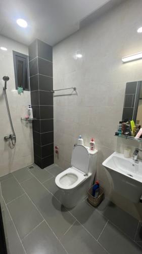 Bán nhà 4 tầng, 142m², 4PN, 3WC, Linh Xuân, Thủ Đức - 4.95 tỷ - 4