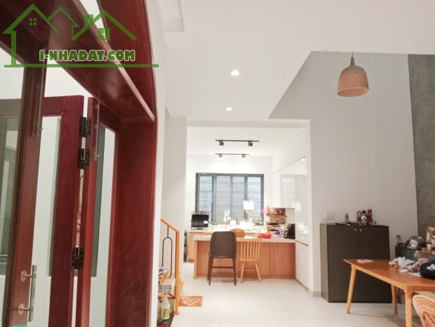 Nhà 5 phòng ngủ đường Hoàng Diệu, Hải Châu nhỉnh 7.9x tỷ