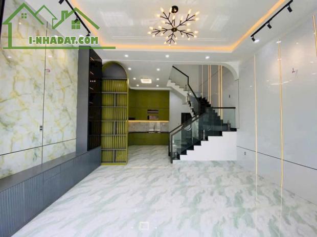 Bán nhà 95m² Lê Hồng Phong, ô tô vào nhà – Giá 8.89 tỷ - 2