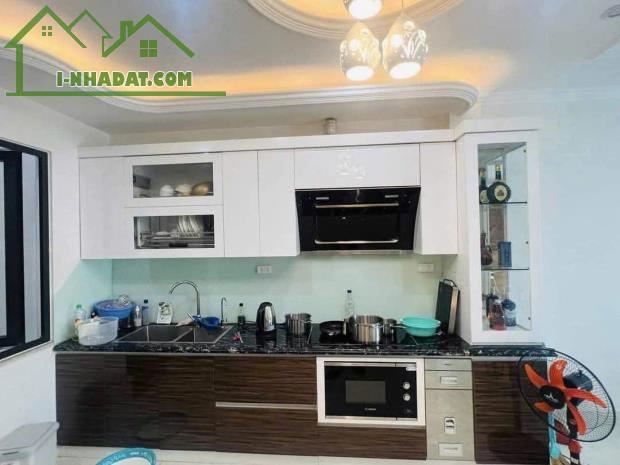 BÁN NHÀ TRẦN QUỐC HOÀN, PHÂN LÔ, ÔTÔ ĐỖ 2 ĐẦU, VỈA HÈ, KINH DOANH, 41M2 NHỈNH 13 TỶ - 1