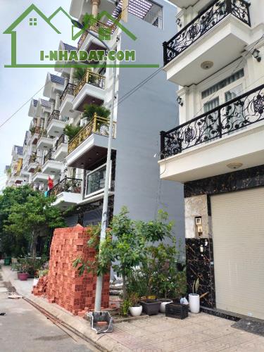 Đủ Tiện Nghi, Hẻm 6M Tân Thới Hiệp 29, 4 tầng BTCT, chỉ 5.8 tỷ