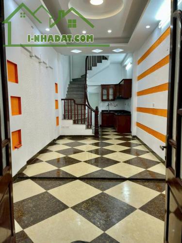 Nhà phố Hoàng Hoa Thám Thụy Khuê giáp danh 3 quận