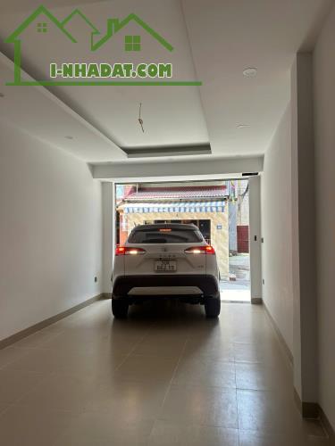 HIẾM, Mặt Ngõ ô tô tránh, vào nhà - lô góc, 65m x 5 tầng, thang máy – Phúc Đồng, Long Biên - 1