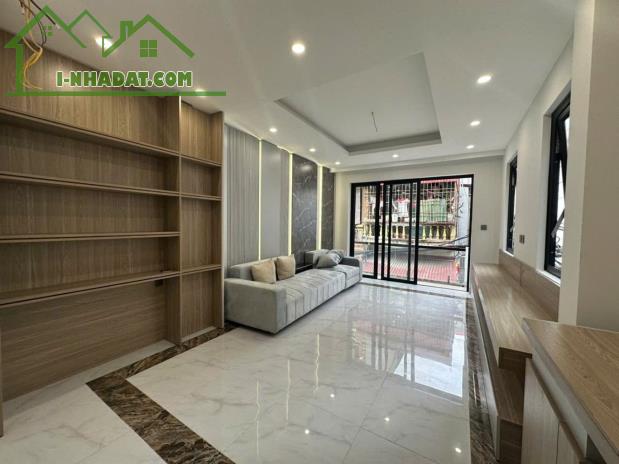 HIẾM, Mặt Ngõ ô tô tránh, vào nhà - lô góc, 65m x 5 tầng, thang máy – Phúc Đồng, Long Biên - 2