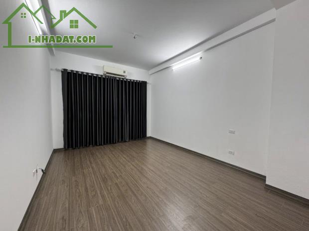 SIÊU PHẨM NHÀ ĐẸP - PHỐ PHÚC LỢI, LONG BIÊN - NHÀ DÂN TỰ XÂY - NGÕ NÔNG - Ô TÔ GẦN NHÀ - 3