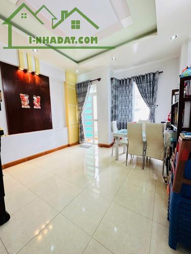 BÁN NHÀ NGAY CHỢ HẠNH THÔNG TÂY - HXH -NHÀ  MỚI ĐẸP Ở NGAY - 70M2 (4x17.5) - 4 TẦNG - 4 - 4
