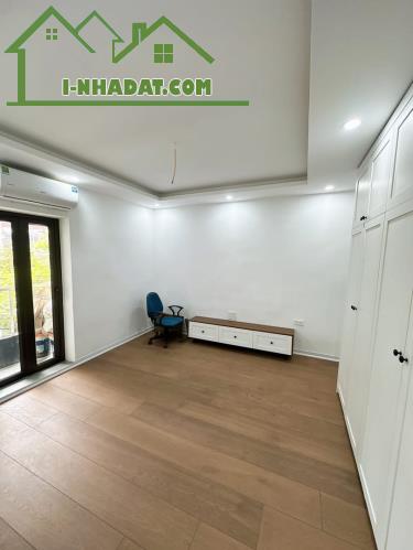 Nhà Đẹp - Ở Ngay- Lô Góc - Tập Thể Thành Công - Ba Đình - Dt:55m2/PK/2PN/Bếp*nhỉnh 3 tỷ