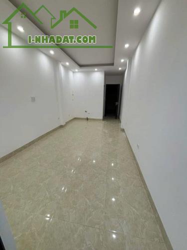 Cho thuê MP Lưu Quang Vũ 5 tầng x 40m2, thang máy, thông sàn 25 Triệu KD VP, mọi mô - 3
