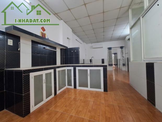 Bán gấp nhà đẹp ở ngay An Dương Vương, xe hơi ngủ nhà, 68m2, nở hậu, SHR, chỉ nhỉnh 5 tỷ. - 2