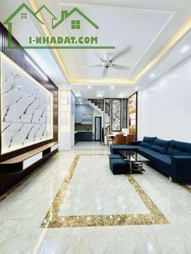 Bán Nhà Kim Giang - TX , DT 50m , Giá Hơn 9Tỷ , oto gần , Ngõ nông
