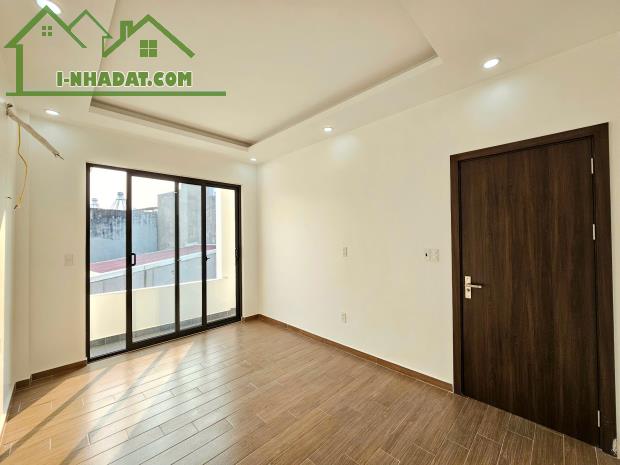 Bán nhà 4 tầng độc lập sân cổng xây mới Hồ Sen - 4