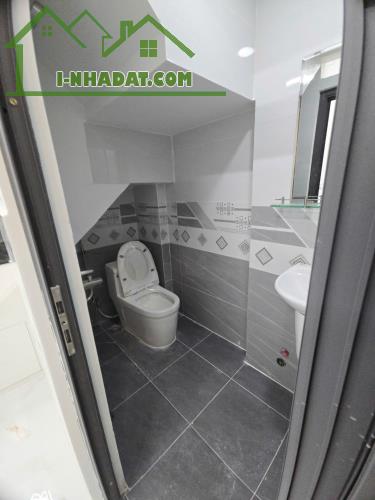 LÊ VĂN QUỚI - HẺM 4M THẲNG TRỤC - 36M2 - 2 TẦNG 2PN 2WC - CHỈ 4.05 TỶ - 2