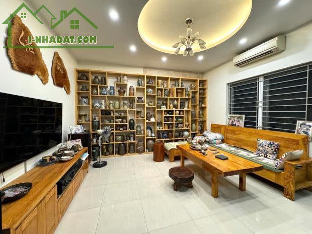 BÁN NHÀ PHỐ NGUYÊN HỒNG - LÔ GÓC 68M² - MT 5.5M - Ô TÔ TRÁNH - KINH DOANH VP - GIÁ 15,8 TỶ
