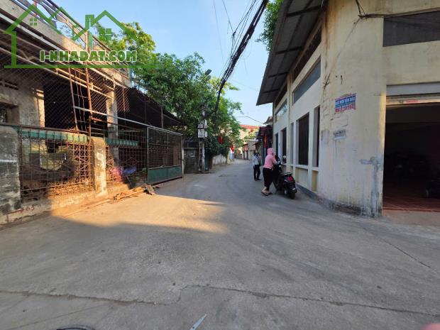 Diện tích: 97m² (mặt tiền rộng 6m) GIÁ 2 TỶ 

 rộng, thoáng – cực kỳ thuận lợi kinh doanh - 3