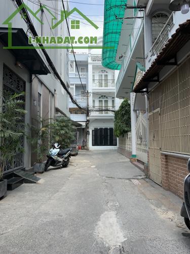 Bán nhà Cách mạng Tháng 8, 3.6M×13M, Quận 10, gần hẻm xe hơi chỉ 4.2 tỷ.