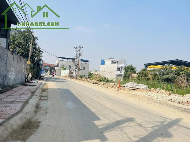 Bán lô đất cạnh trục chính Xã Nam Sơn, An Dương  119m giá 2,3x tỷ  LH 0979087664