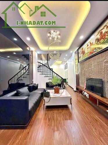 Trung tâm vạn phúc hà đông 40m × 5 tầng .nhỉnh 6 tỷ