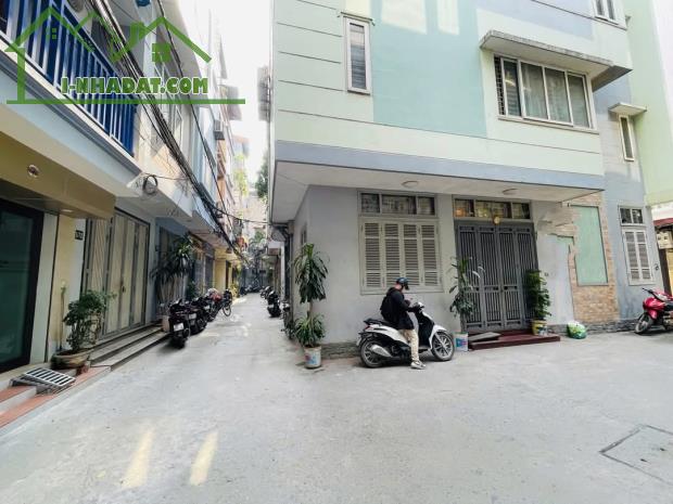 Láng-phân lô-oto đỗ cửa-2 thoáng-kinh doanh-42m2-12.2 tỷ - 2