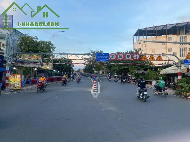 Bán BIỆT THỰ mặt tiền Vườn Lài Q12 ngang 13m 4 lầu có hầm 778m2 sát Gò Vấp chỉ 49 tỷ. - 2