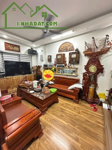 PHÂN LÔ LÁNG - ĐỐNG ĐA, NGÕ THÔNG, GARA Ô TÔ, GẦN PHỐ, KINH DOANH ĐỈNH.
