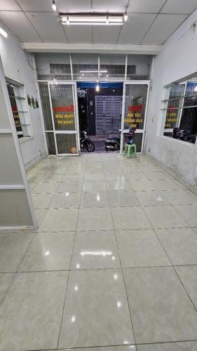 Mặt Tiền nhựa hẻm thông - Giá 1 tỷ 200 - DT 60,9m2 - Gần Chợ Bình Chánh ! - 3