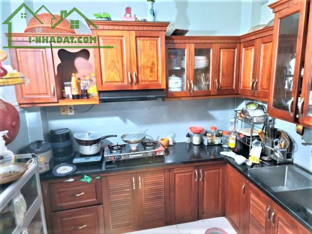 NHỈNH 10 TỶ TL - TÒA NHÀ VĂN PHÒNG TÂN BÌNH GẦN BẢY HIỀN - XE HƠI 7 CHỖ VÔ NHÀ - NGANG LỚN - 2