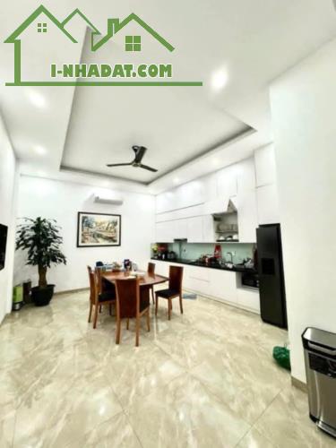 BÁN GẤP NHÀ ĐỘI CẤN TT BA ĐÌNH GIÂP RANH CẦU GIẤY Ô TÔ KD 100M X  4 TẦNG MT 5M 23 TỶ 8 - 1