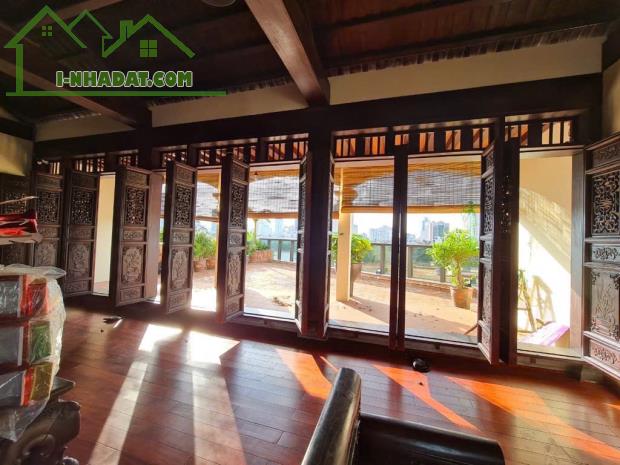 Mặt phố Hoàng Cầu - Tòa VP 8 nổi 1 hầm - Thang máy  - View hồ. - 1