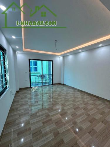 NHÀ ĐẸP GẦN KHU VINHOMES ĐAN PHƯỢNG 33M2 - 5 TẦNG - GIÁ CHỈ 4.65 TỶ - 3