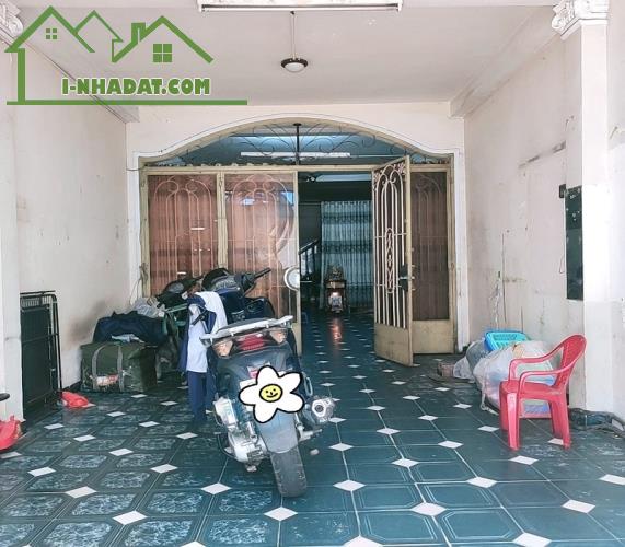 Bán nhà HXH KD Nguyễn Kiệm, P3, Phú Nhuận 98m2, 3 tầng, giá rẻ, sát mặt tiền