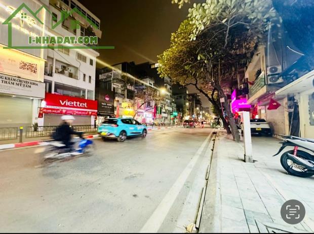 Mặt phố Tôn Đức Thắng - Phố VIP kinh doanh vô đối - Vỉa hè rộng.
