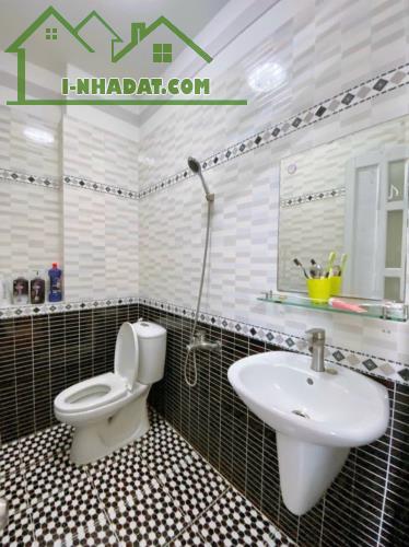 NHÀ LÔ GÓC PHẠM VĂN CHIÊU THÔNG THOÁNG, YÊN TĨNH, SẠCH SẼ 8.6VND - 4