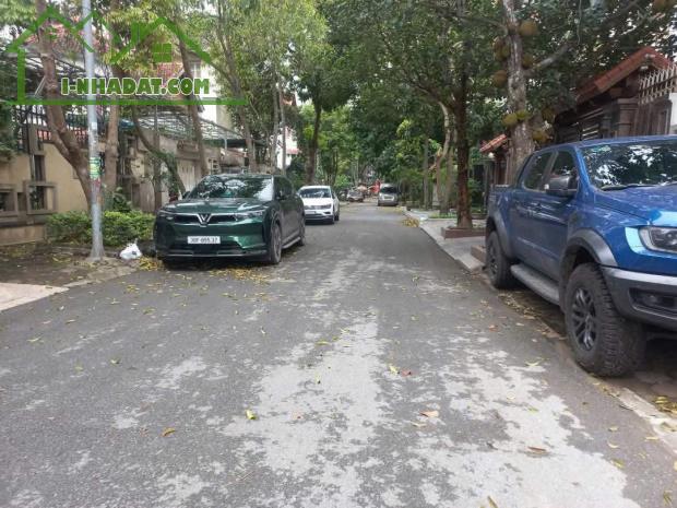 BIỆT THỰ KĐT BÁN ĐẢO LINH ĐÀM - KHU VIP DÀNH CHO GIỚI NHÀ GIÀU - VỈA HÈ RẤT RỘNG - THOÁNG - 3