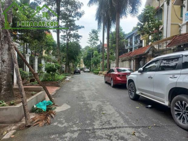 BIỆT THỰ KĐT BÁN ĐẢO LINH ĐÀM - KHU VIP DÀNH CHO GIỚI NHÀ GIÀU - VỈA HÈ RẤT RỘNG - THOÁNG - 4