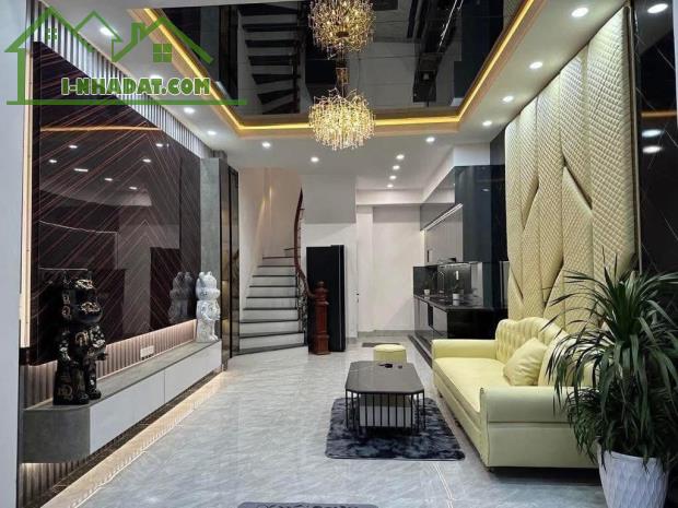 CHỦ BÁN GẤP, 9,2 tỷ NHÀ 5 TẦNG, Ô TÔ ĐỖ CỬA, KINH DOANH ĐỈNH - KHƯƠNG TRUNG - VŨ TÔNG PHAN - 2