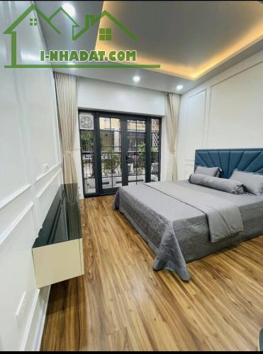 CHỦ BÁN GẤP, 9,2 tỷ NHÀ 5 TẦNG, Ô TÔ ĐỖ CỬA, KINH DOANH ĐỈNH - KHƯƠNG TRUNG - VŨ TÔNG PHAN - 1