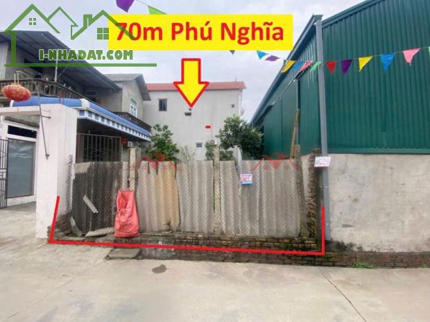 e cần bán lô đất mặt tiền đẹp 
70m đất mặt tiền + hậu 5,2m
liên hệ em : 0967594106 -