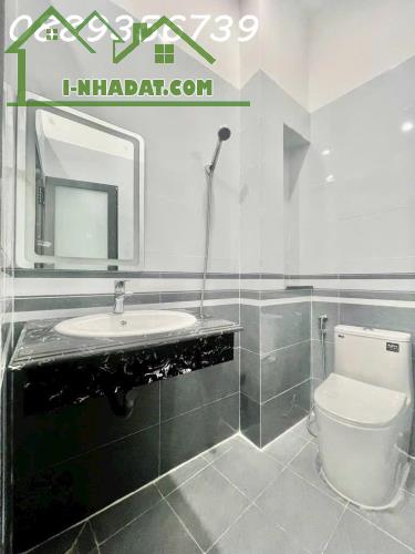 BÁN GẤP NHÀ CĂN GỐC MỚI XÂY 3 TẦNG + SÂN THƯỢNG ĐÚC BTCT – GẦN CHỢ SÁNG BÙI MINH TRỰC - 2