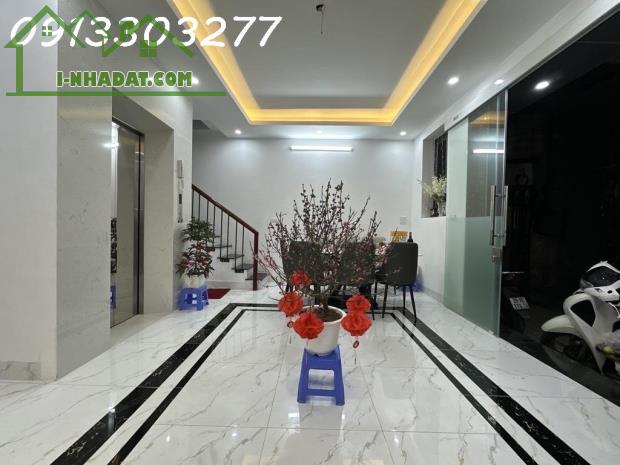 BA BƯỚC RA PHỐ - HỘ KHẨU HAI BÀ - 1 CĂN ĐỘC LẬP - 5 TẦNG THANG MÁY - NGÕ THẲNG - NGAY NGÃ - 1