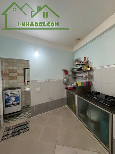 CHO THUÊ NHÀ 3 TẦNG HẺM OTO ĐƯỜNG CAO ĐÀI - PHƯƠNG SƠN
- Diện tích 45.4m2 full ODT
- - 4