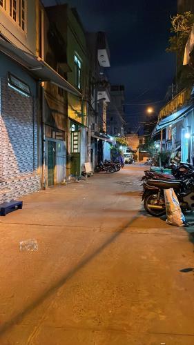 HOÀ BÌNH - Ô TÔ QUAY ĐẦU - DÒNG TIỀN NHỈNH 20 triệu - GIÁP QUẬN 11 NGAY ĐẦM SEN.
