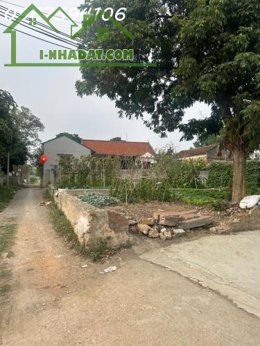 chỉ hơn 1 tỷ 
71,8m đất đường ô tô sẵn sổ đỏ 
liên hệ em : 0967594106 - 0987282011 - 3