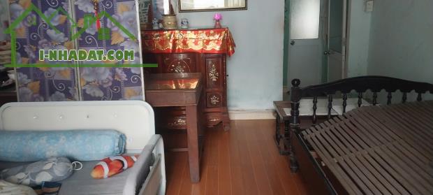 # 2.2x  tỷ nhà 63m2 kiệt thông cách đường Hoàng Diệu 85m, C4 sân xe rộng, đi bộ Chợ,