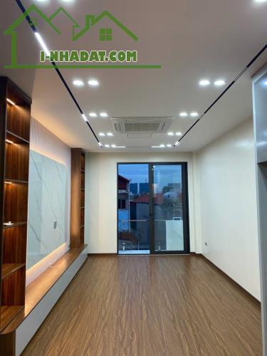 Cần Bán Nhà 44m2 Tại Nguyễn Văn Cừ Long Biên  Mặt Tiền Đẹp Vị Trí Đỉnh | 9,8 Tỷ - 1