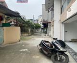 Nhà mới. Thiết kế hiện đại Oto đỗ vào nhà ở sướng quá tuyệt vời