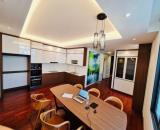 Mặt phố Hoàng Cầu - Tòa VP 8 nổi 1 hầm - Thang máy  - View hồ.