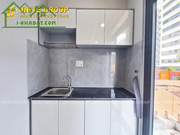 Căn hộ ban công full nội thất rộng 35m2 ở Hoàng Hoa Thám giáp Q1 ở Bình Thạnh
